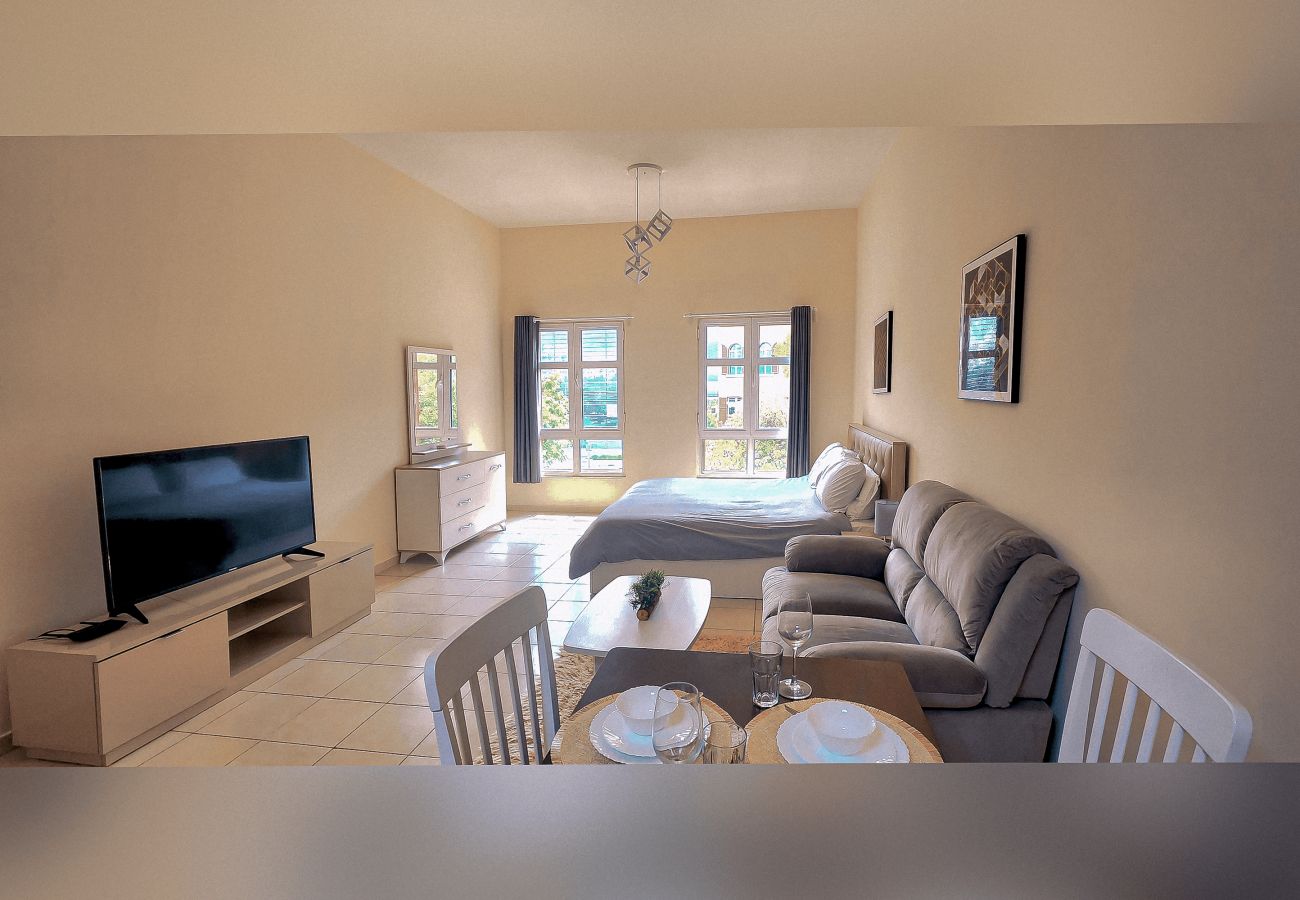 Studio in Dubai - Bright and Large Apartment - Next to Metro