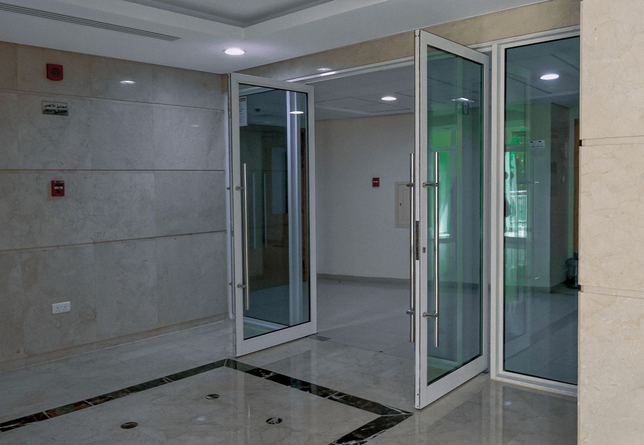 Studio in Dubai - Bright and Large Apartment - Next to Metro