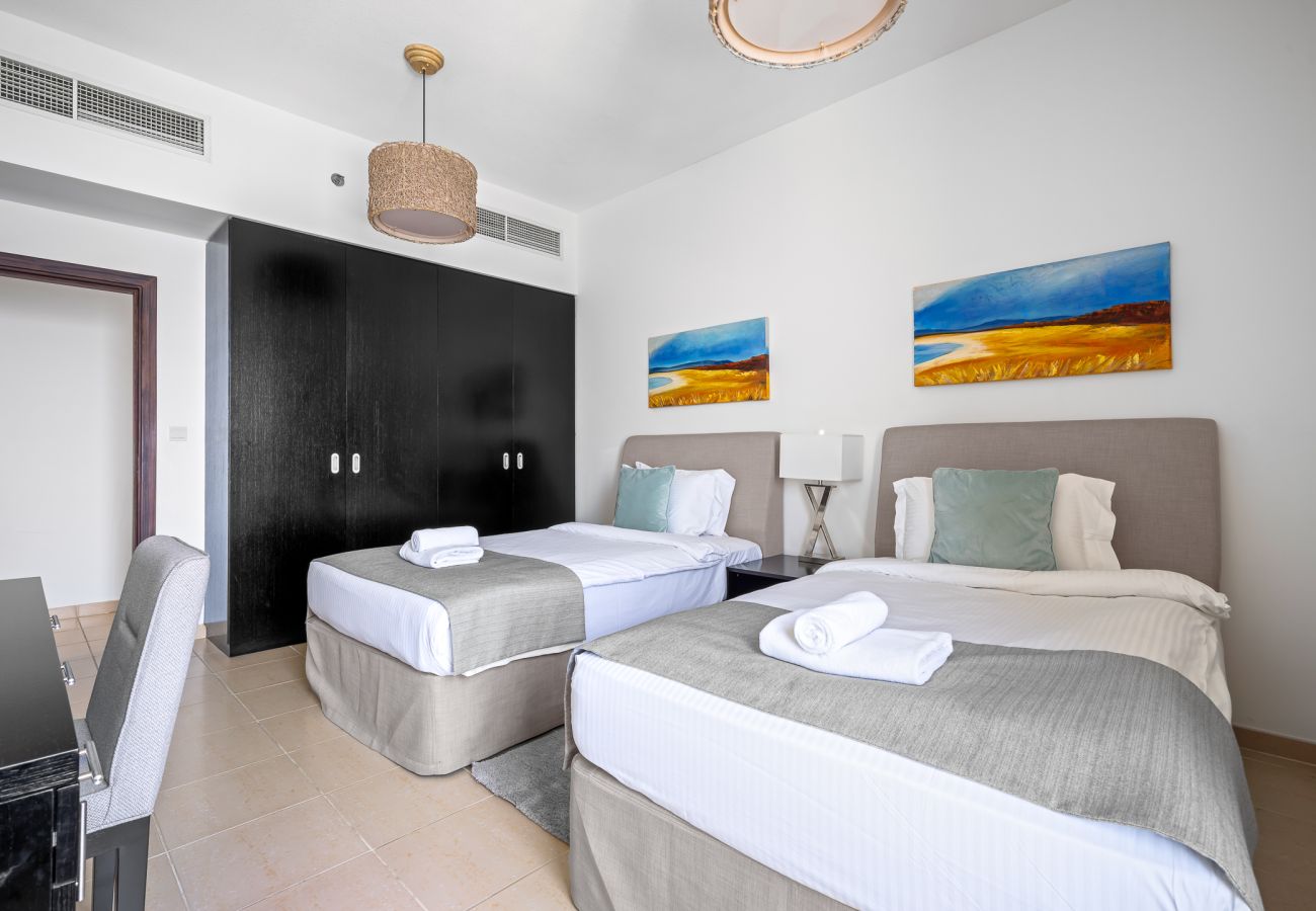 Apartment in Dubai - Luxurious Marina View Apartment