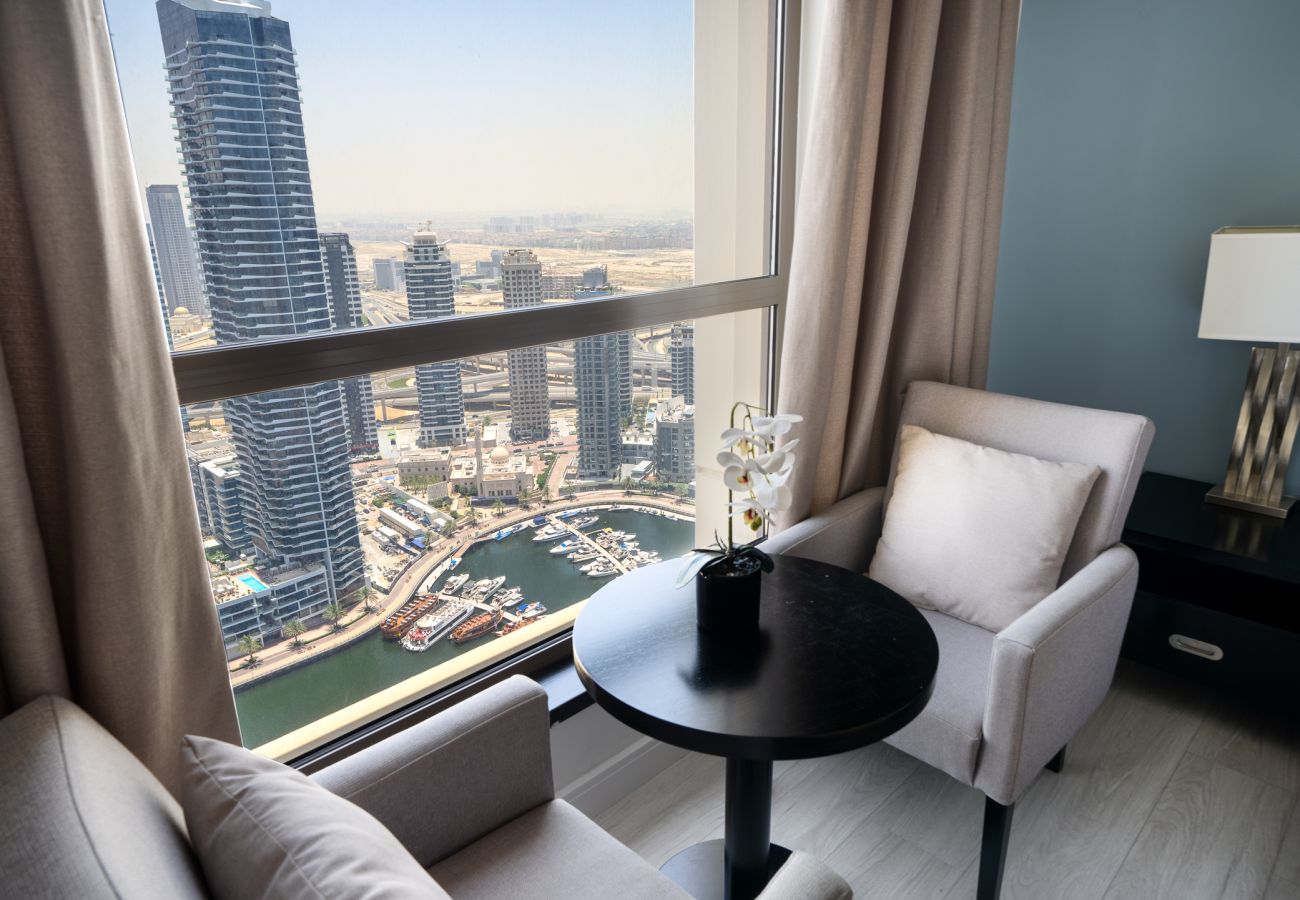 Apartment in Dubai - Luxurious Marina View Apartment