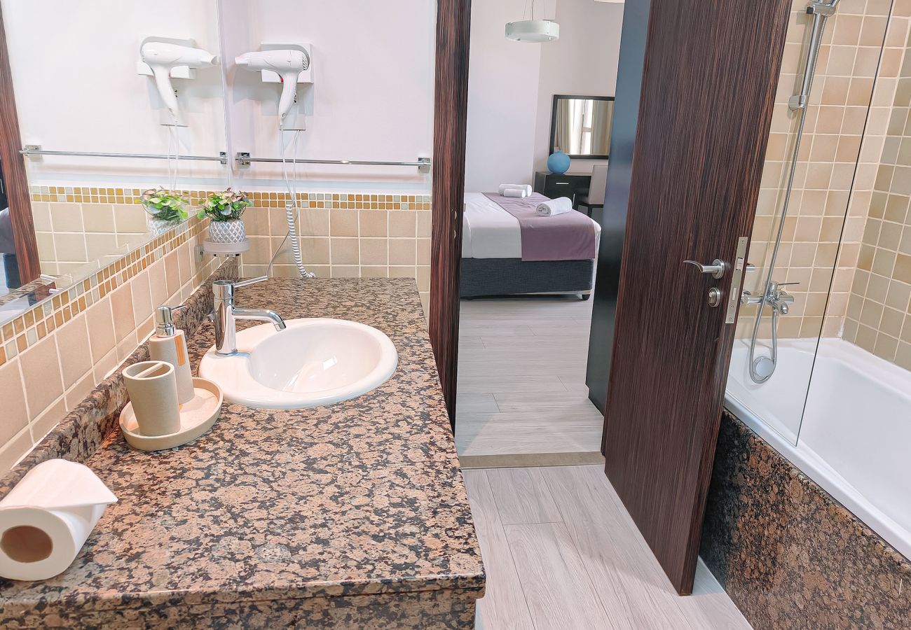 Apartment in Dubai - Stunning JBR beach & Dubai Eye views from Bed