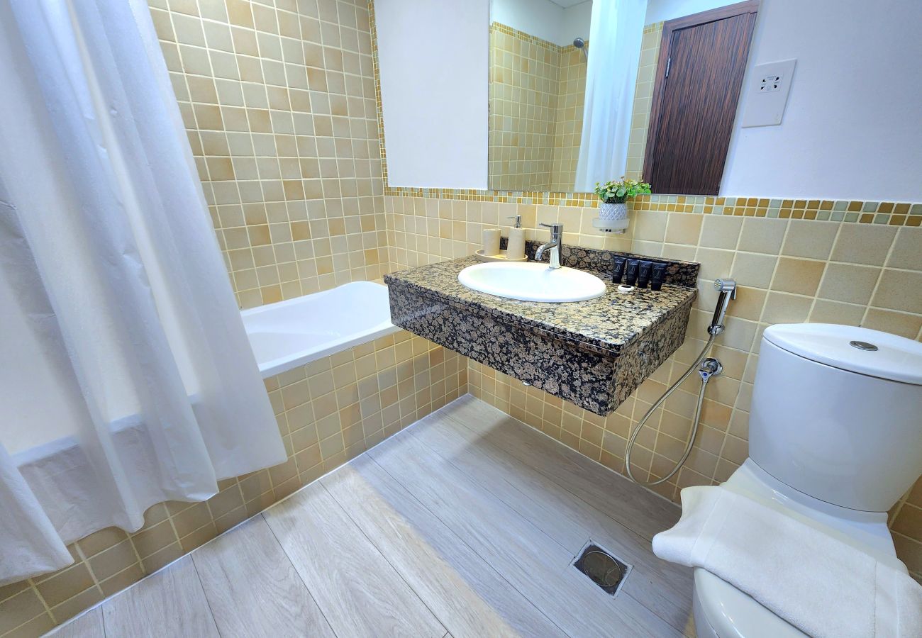 Apartment in Dubai - 2BR Elegant Marina View  Apartment