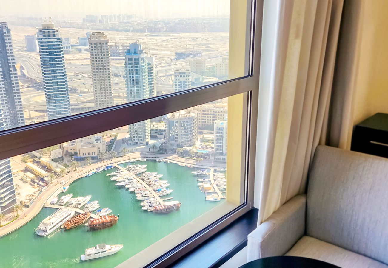 Apartment in Dubai - 2BR Elegant Marina View  Apartment