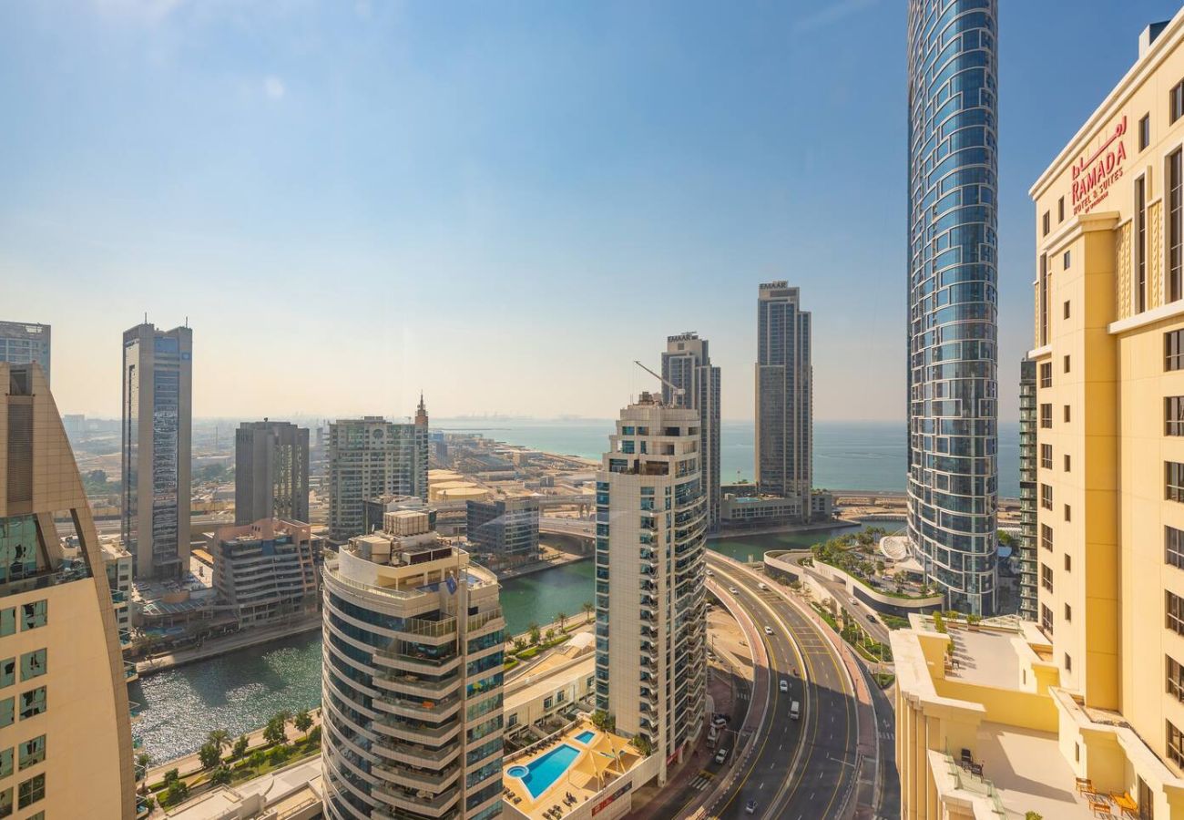 Apartment in Dubai - Amazing Marina View Apartment JBR