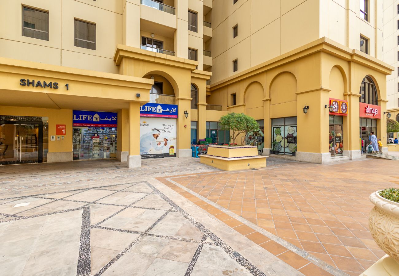 Apartment in Dubai - Amazing Marina View Apartment JBR