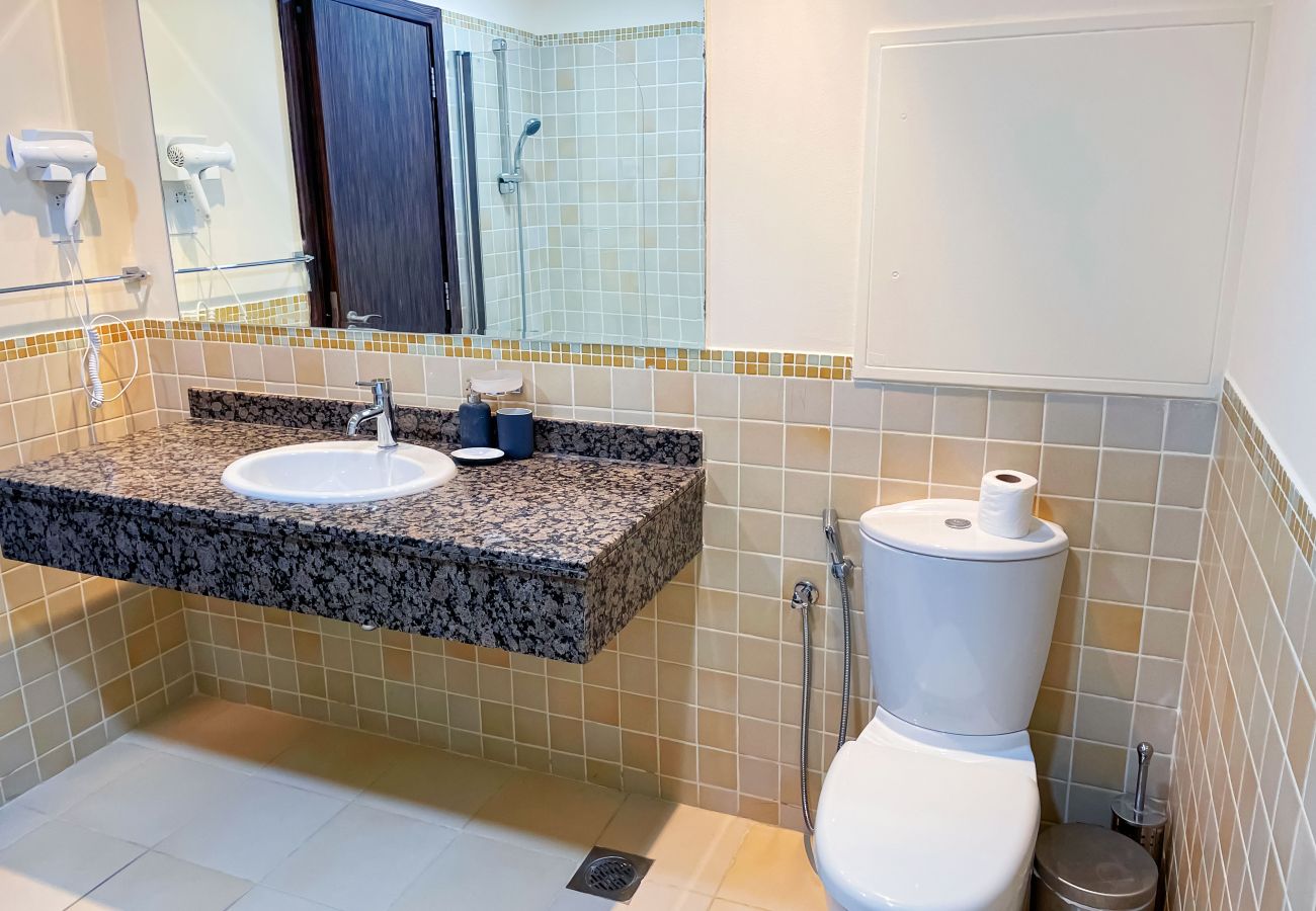 Apartment in Dubai - Luxury Sea & Marina View Apartment JBR