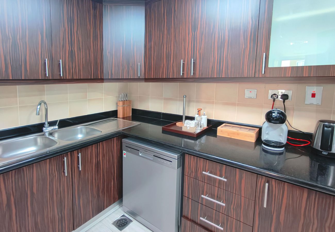 Apartment in Dubai - JBR Beach access Marina and Sea View Apartment