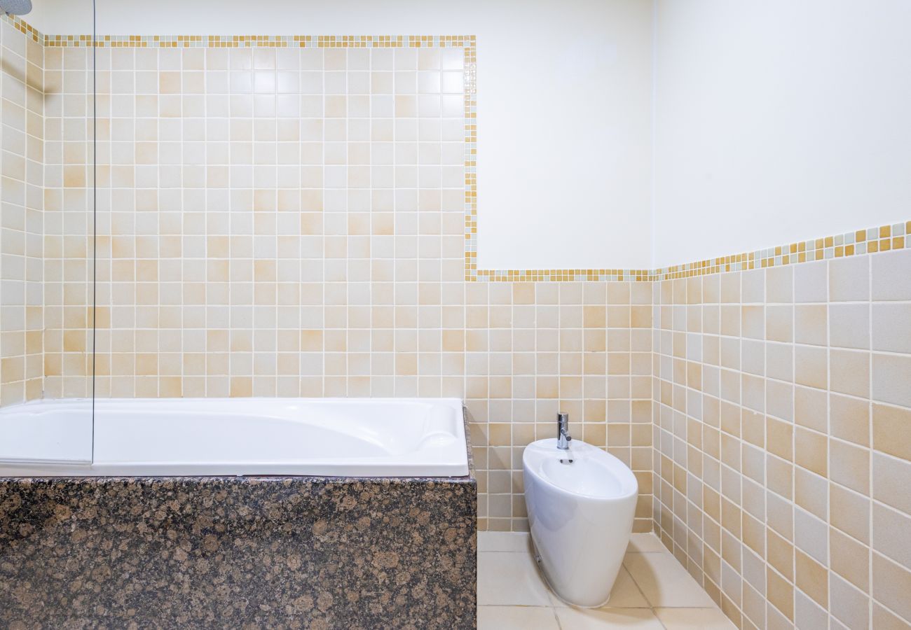 Apartment in Dubai - JBR Beach access Marina and Sea View Apartment