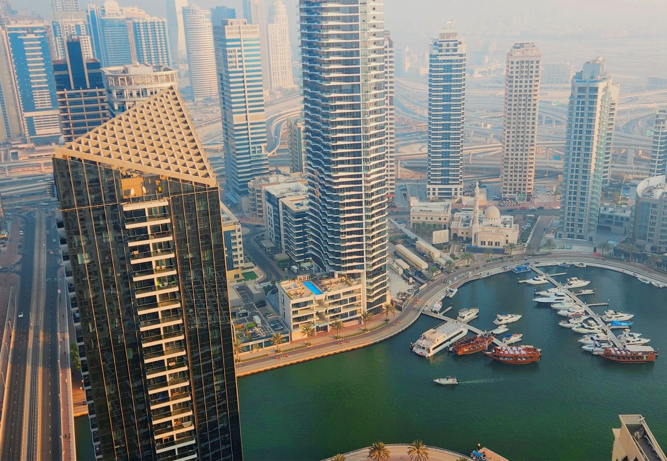 Apartment in Dubai - Marina View Luxury Apartment