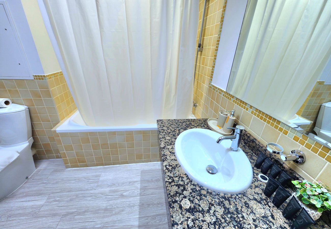 Apartment in Dubai - Marina View Luxury Apartment