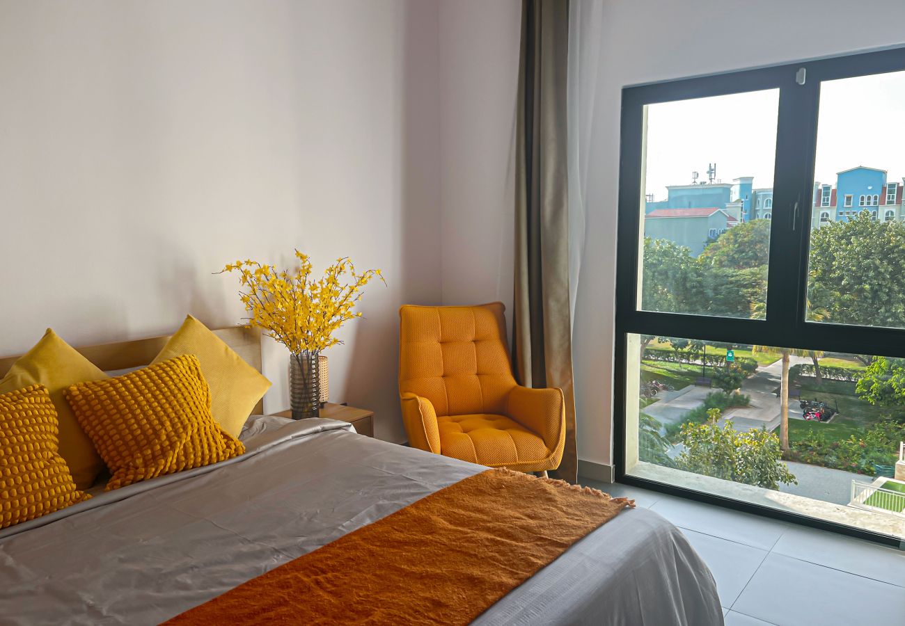Apartment in Dubai - Refreshing Sunset Apartment, 5min walk to Metro