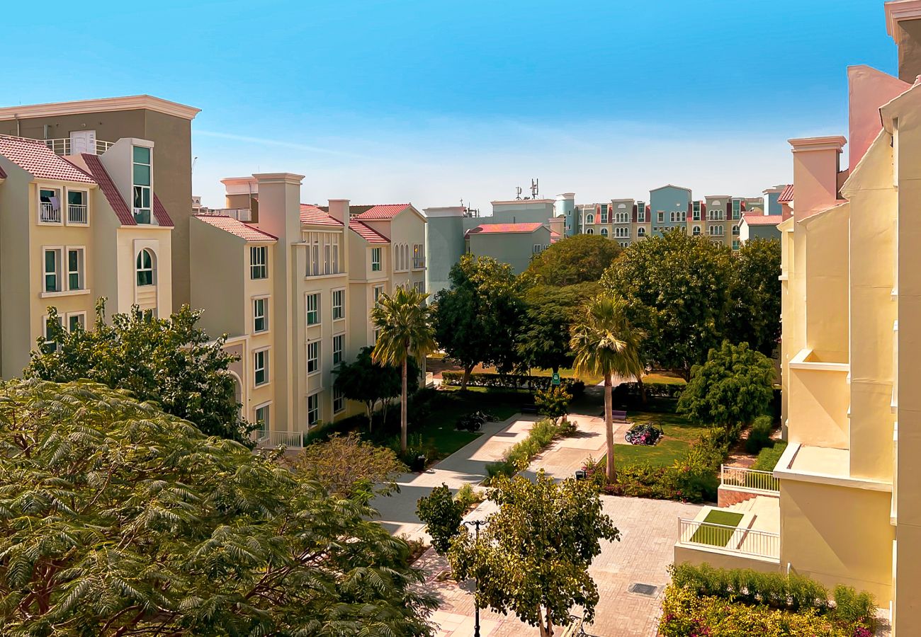 Apartment in Dubai - Refreshing Sunset Apartment, 5min walk to Metro