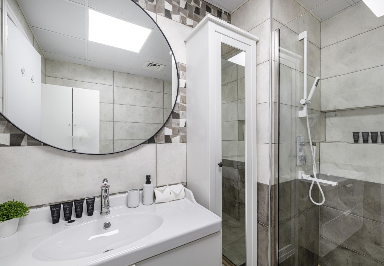 Apartment in Dubai - Cozy and spacious apartment- 5min walk to metro