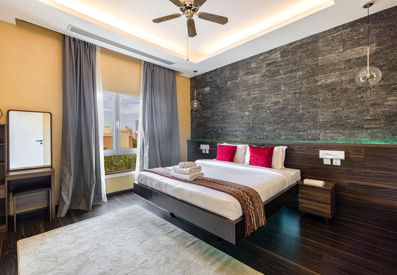 Apartment in Dubai - Cozy and spacious apartment- 5min walk to metro